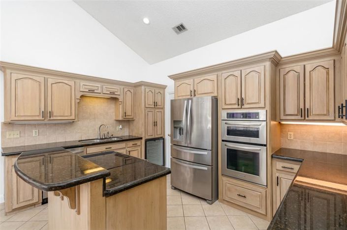 Image No.14-4 Bed Property for sale