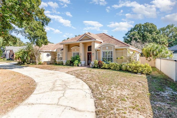 Image No.2-4 Bed Property for sale