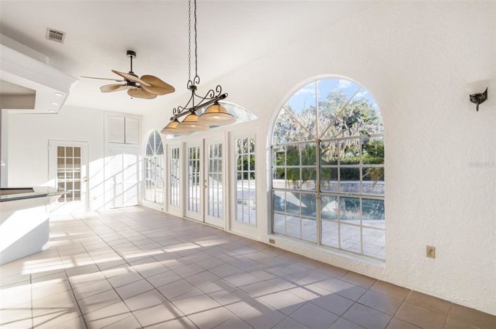 Image No.30-4 Bed Property for sale