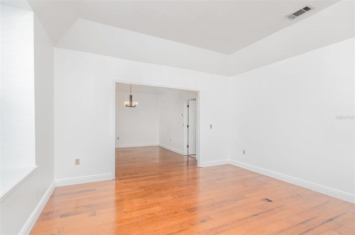 Image No.8-4 Bed Property for sale