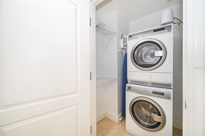 Image No.27-2 Bed Property for sale