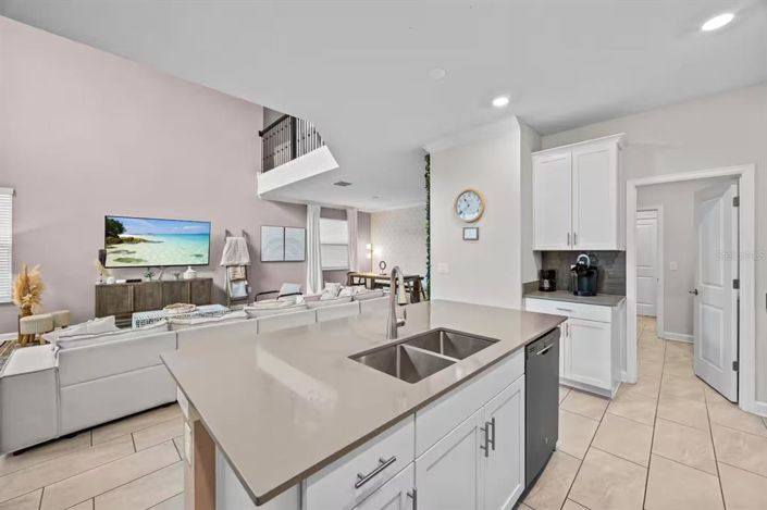 Image No.17-5 Bed Property for sale