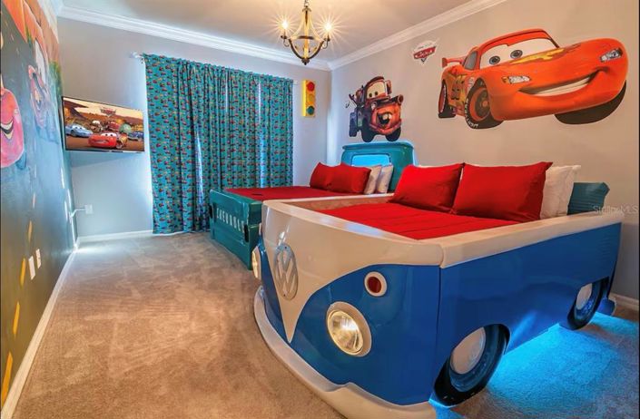 Image No.11-10 Bed Property for sale