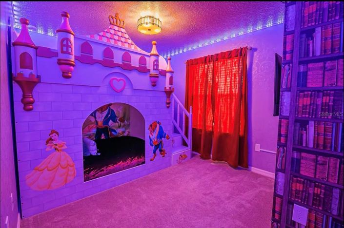 Image No.17-10 Bed Property for sale