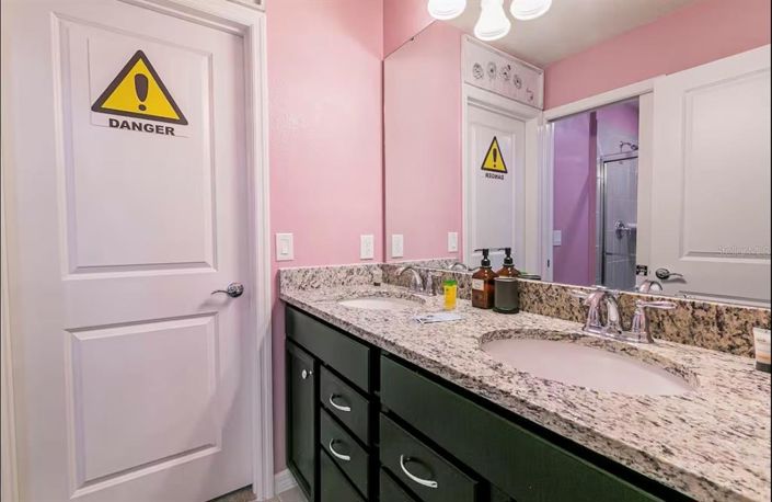 Image No.23-10 Bed Property for sale