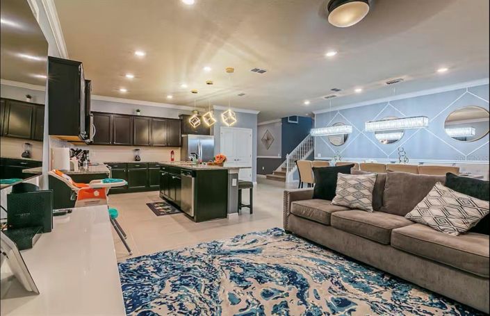 Image No.3-10 Bed Property for sale