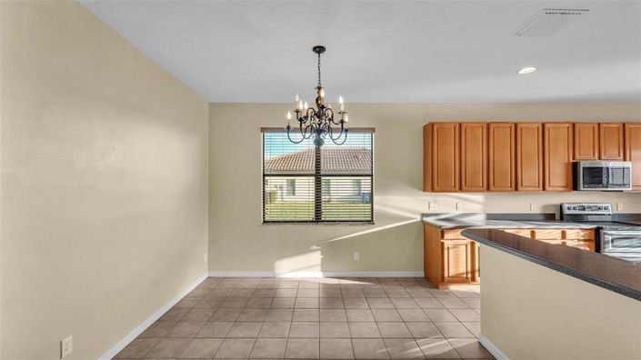 Image No.10-5 Bed Property for sale