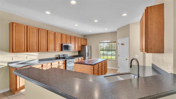 Image No.11-5 Bed Property for sale