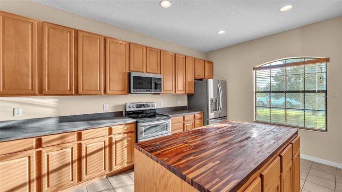 Image No.14-5 Bed Property for sale