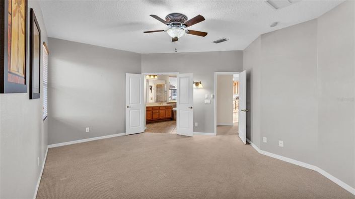 Image No.19-5 Bed Property for sale