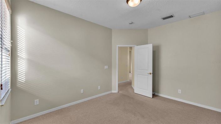 Image No.27-5 Bed Property for sale