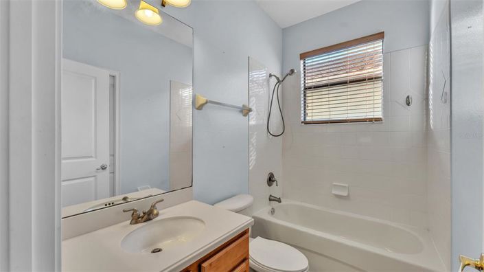 Image No.28-5 Bed Property for sale