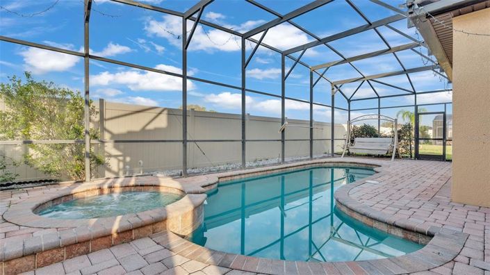 Image No.44-5 Bed Property for sale