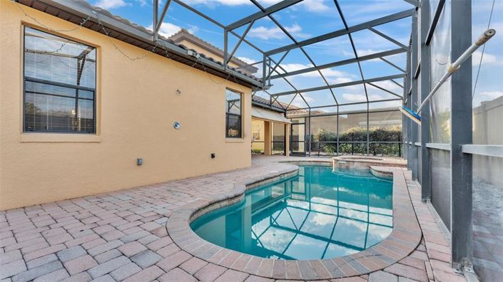 Image No.48-5 Bed Property for sale