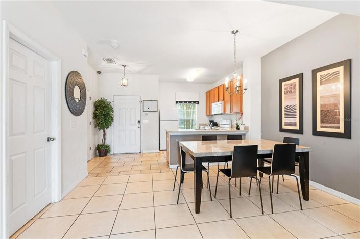 Image No.8-3 Bed Townhouse for sale