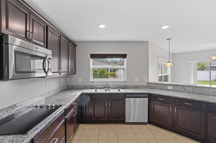 Image No.17-3 Bed Property for sale