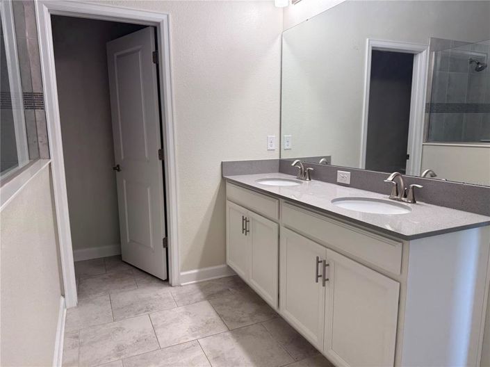 Image No.10-4 Bed Property for sale