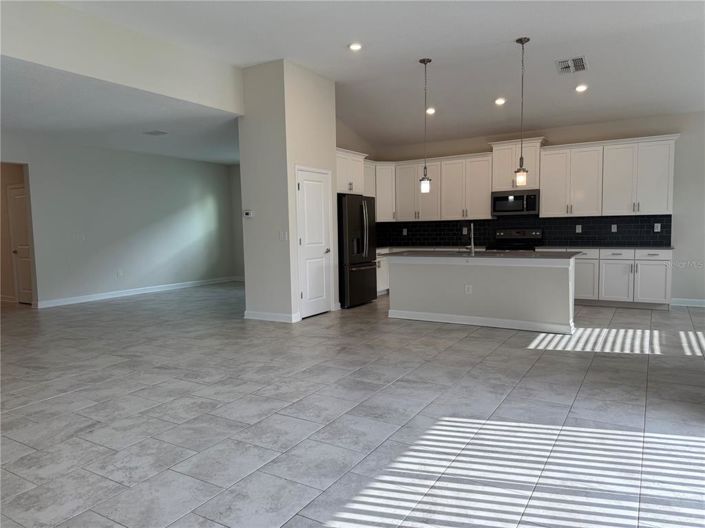 Image No.6-4 Bed Property for sale