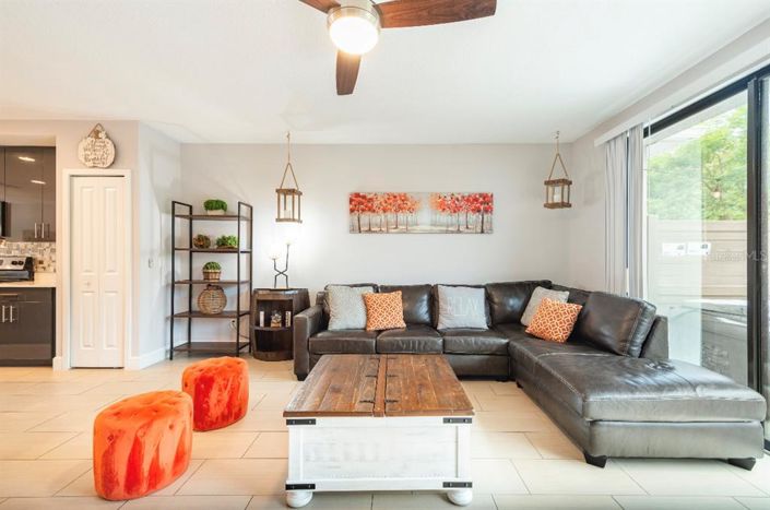 Image No.12-3 Bed Townhouse for sale