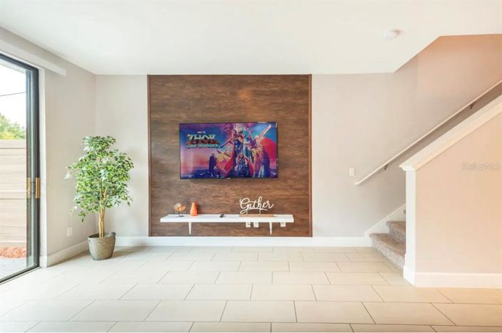 Image No.13-3 Bed Townhouse for sale