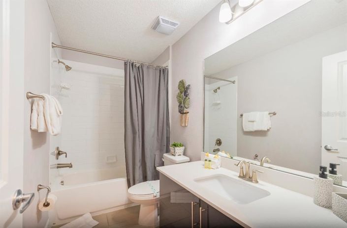 Image No.26-3 Bed Townhouse for sale