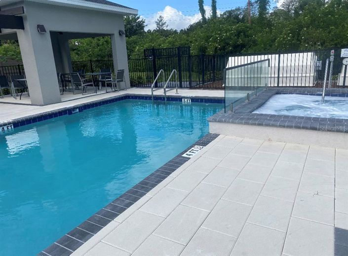 Image No.32-3 Bed Townhouse for sale