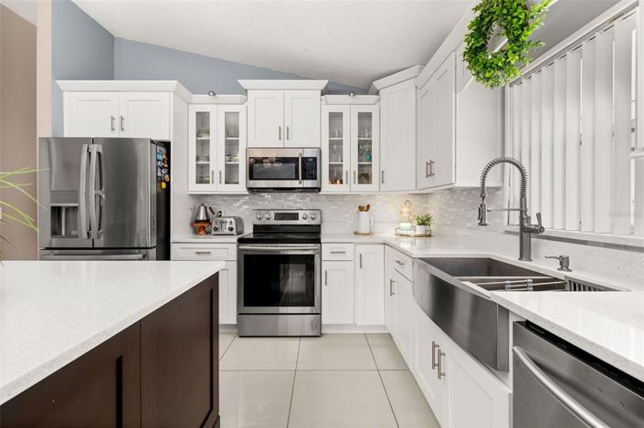 Image No.15-4 Bed Property for sale