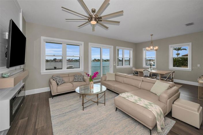 Image No.12-5 Bed Property for sale