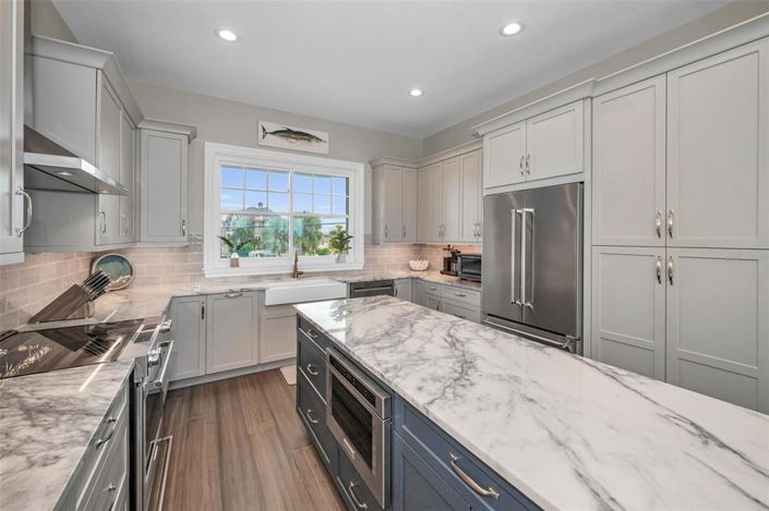 Image No.24-5 Bed Property for sale