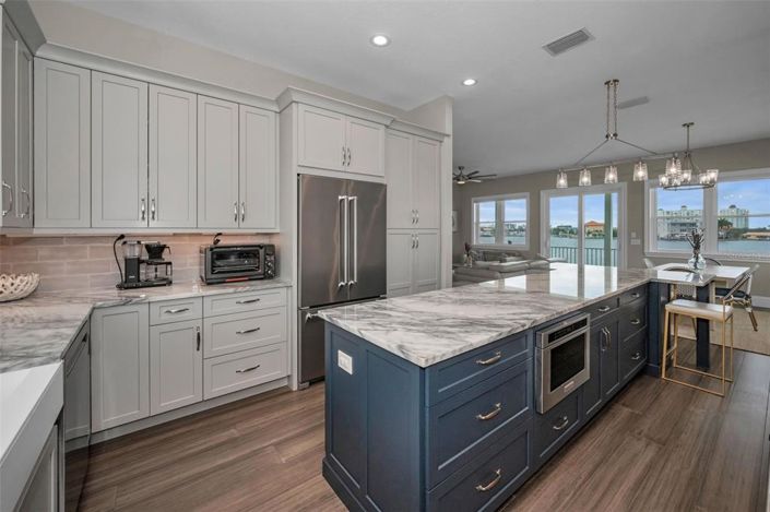 Image No.28-5 Bed Property for sale