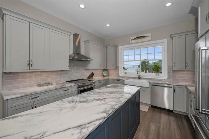 Image No.29-5 Bed Property for sale