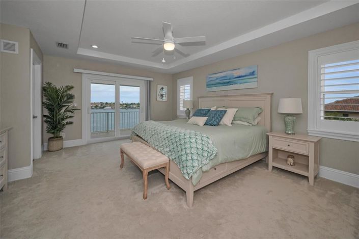 Image No.37-5 Bed Property for sale