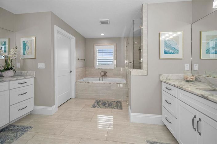 Image No.40-5 Bed Property for sale