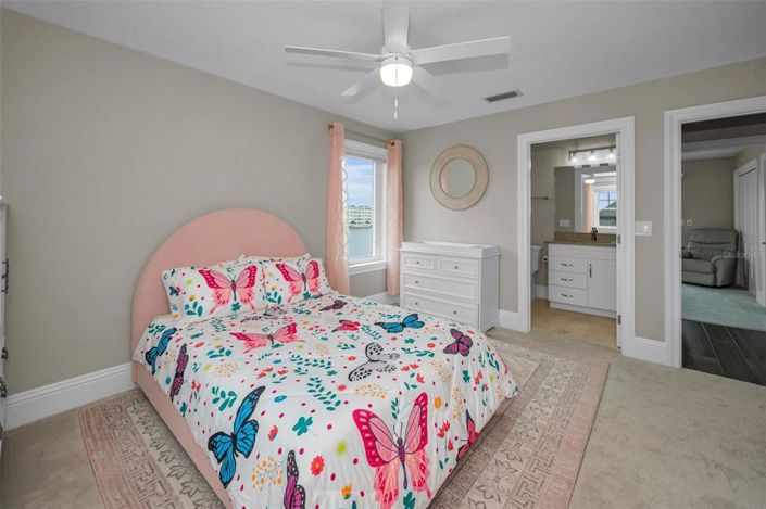 Image No.50-5 Bed Property for sale