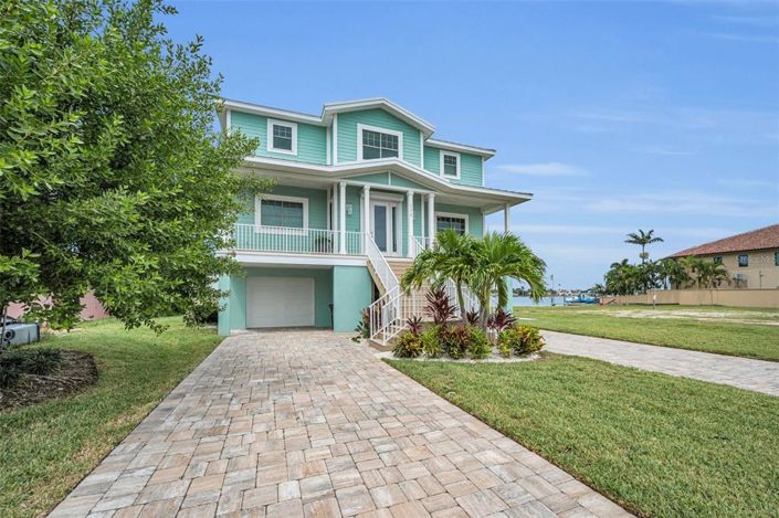 Image No.8-5 Bed Property for sale