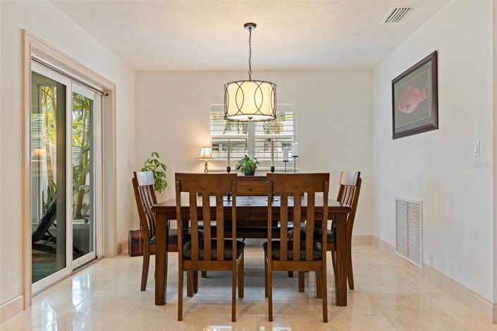 Image No.15-3 Bed Property for sale