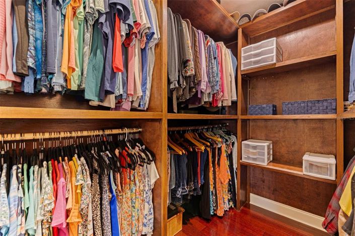 Image No.24-3 Bed Property for sale