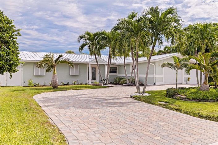 Image No.31-3 Bed Property for sale