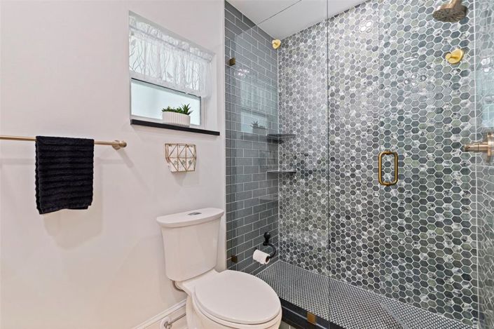 Image No.33-3 Bed Property for sale