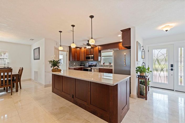 Image No.7-3 Bed Property for sale