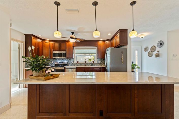 Image No.9-3 Bed Property for sale