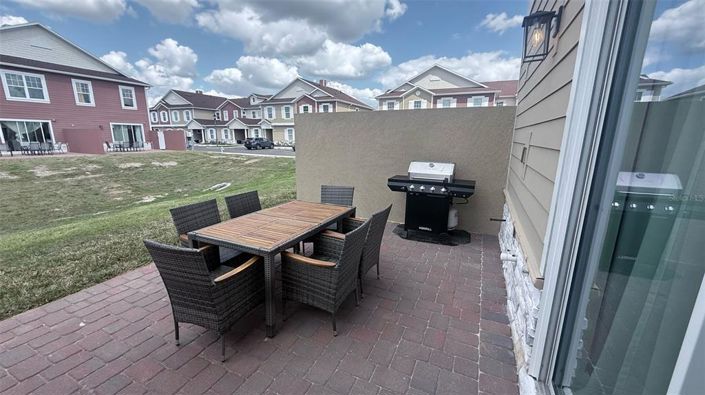 Image No.30-3 Bed Townhouse for sale