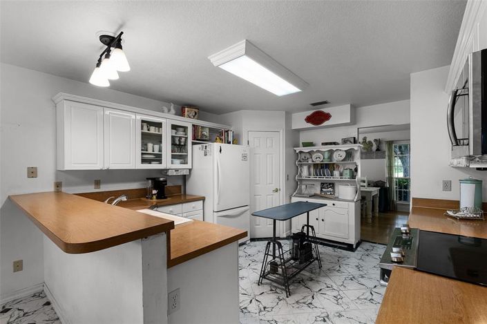 Image No.21-3 Bed Property for sale