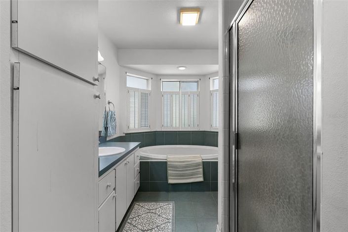 Image No.28-3 Bed Property for sale