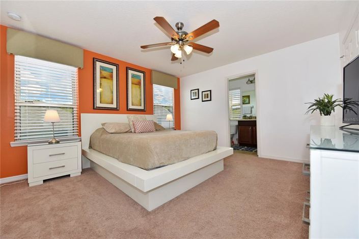 Image No.14-7 Bed Property for sale