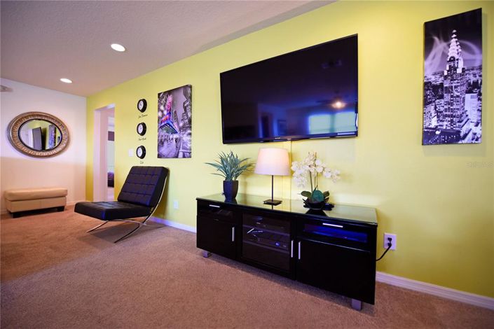 Image No.25-7 Bed Property for sale