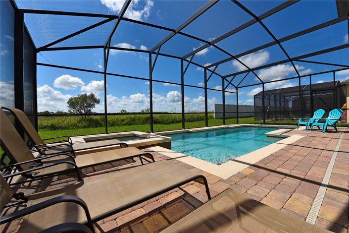 Image No.33-7 Bed Property for sale