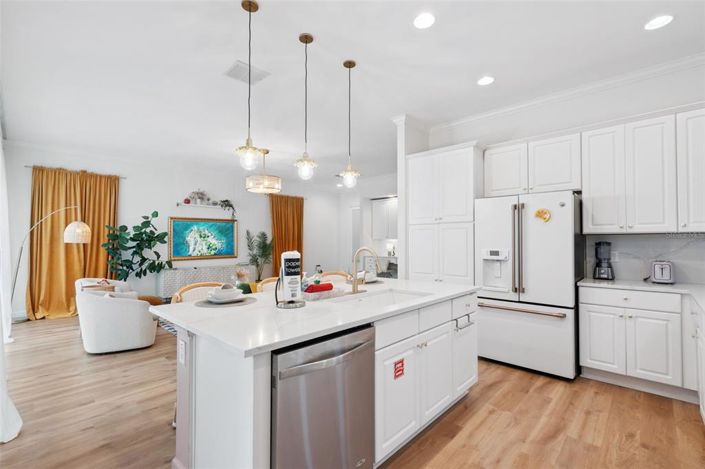 Image No.15-5 Bed Property for sale