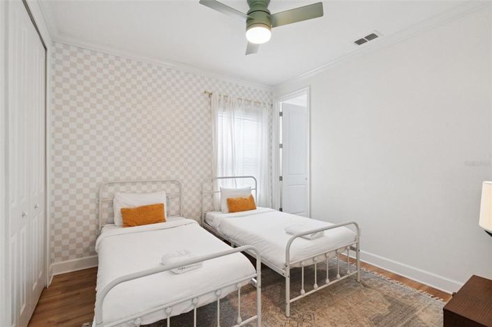 Image No.37-5 Bed Property for sale