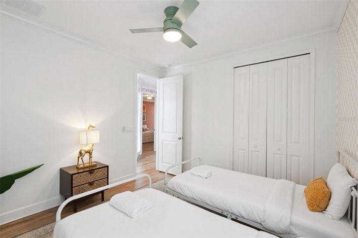 Image No.38-5 Bed Property for sale